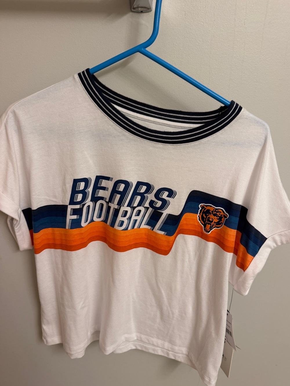 NWT women’s size large Chicago Bears shirt-sleeve crop top